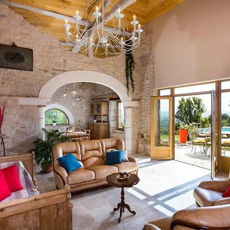 Maison De La Combe Castelmoron-sur-Lot